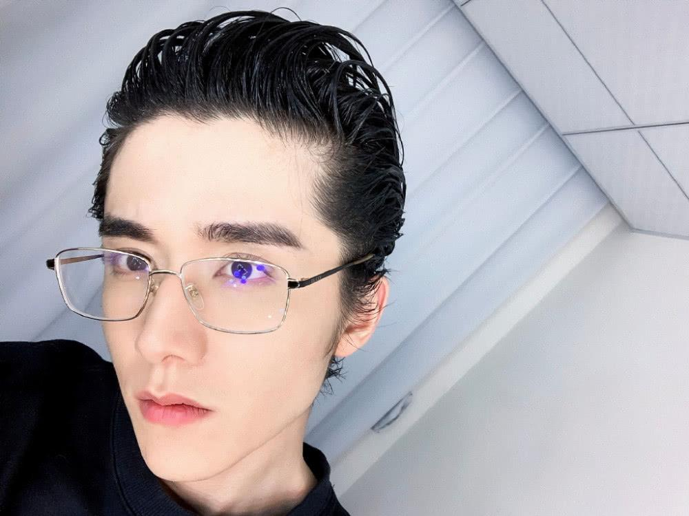 张新成继撞脸喜羊羊后，又被发现和孟德斯鸠很像，你对他最初的印象是什么？