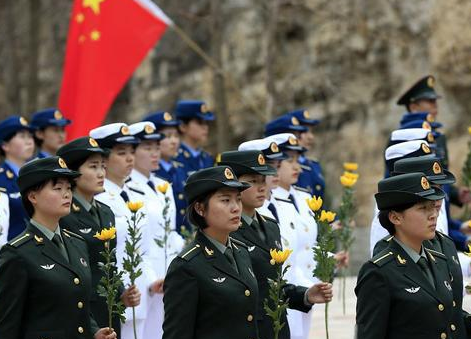 在亲友的推荐下报考了士官院校，比较迷茫，未来有前途吗？