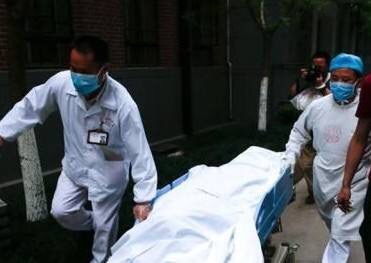 用白酒泡尸5个多月等破案，村民为什么这样做？