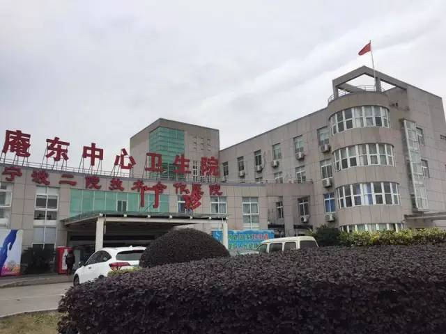 迪士尼游客在排队时昏倒身故，迪士尼该不该为此事负责？