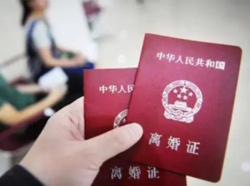媒体称“30%的离婚原因与手机有关”，你觉得手机该背这个锅吗？