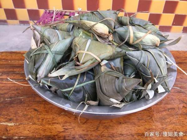 粽子是怎么包的