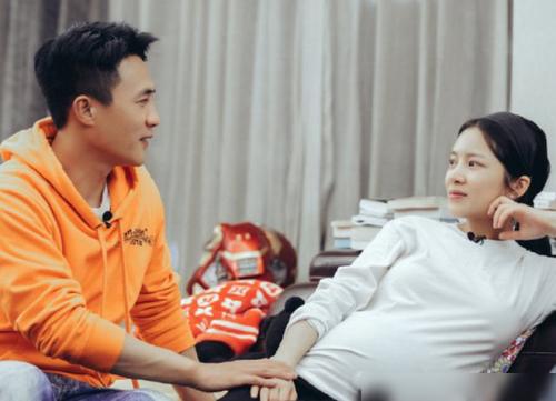 杜淳被王灿拉黑过25次以上，为何他会被老婆拉黑这么多次？