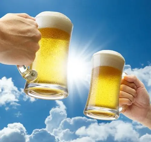 郑州17岁男孩喝12瓶啤酒胃险炸裂，喝啤酒的时候该注意些什么？