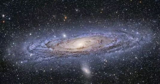 宇宙的中心在哪里？