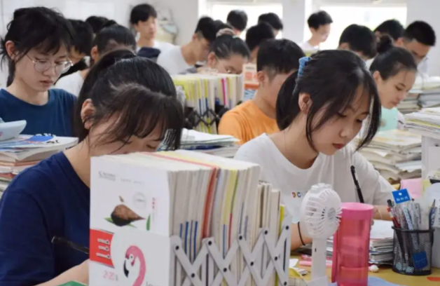 教育部支持河南省设立高等学校，这对河南的发展有何意义或帮助？