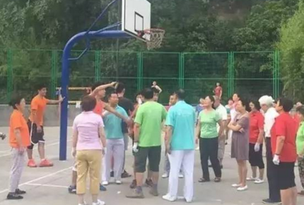 老人拒绝让步高考是怎么回事？