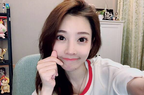 冯提莫斗鱼怎么不播了？