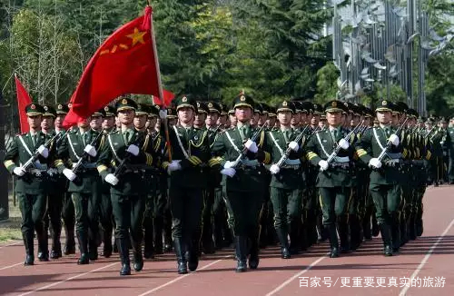 怎么样看出来一个人是不是当过兵呢？