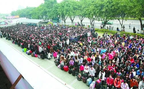 郑州富士康回应高速路口“招聘抢人”，具体是如何回应的？