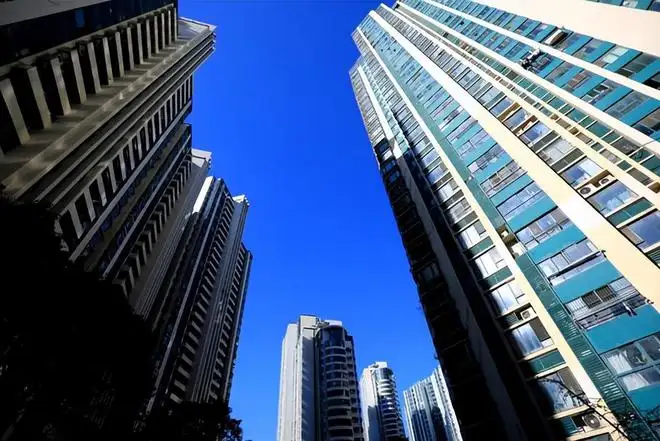 如何看待合肥17家开发商联名请求打击专业房闹机构，向政府求助后现象？