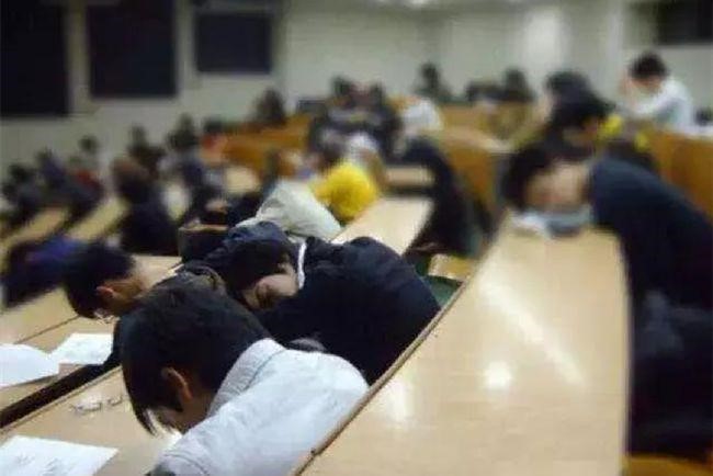 当代大学生应具备的素质？