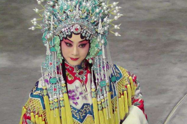 被誉为“京剧第一美人”的李胜素，生活中到底是一个什么样的人？
