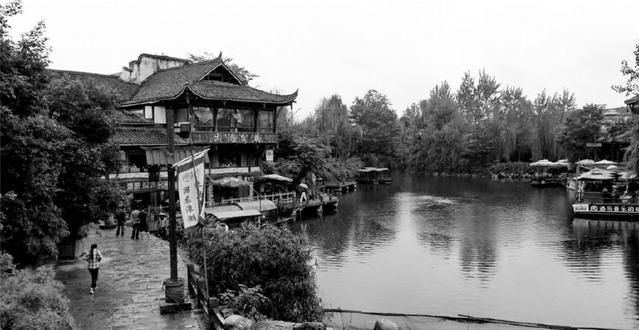 下雨天的成都可以去哪玩？哪里的景色最更迷人？