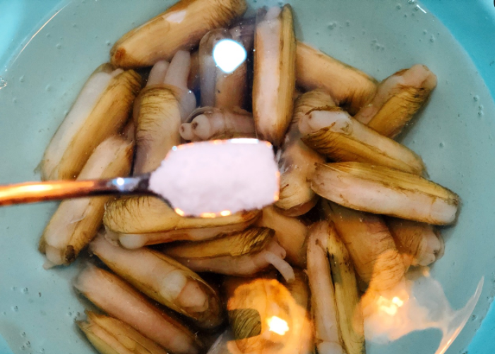 蛏子的哪个部位不能吃，炒蛏子，蛏子的做法前期处理