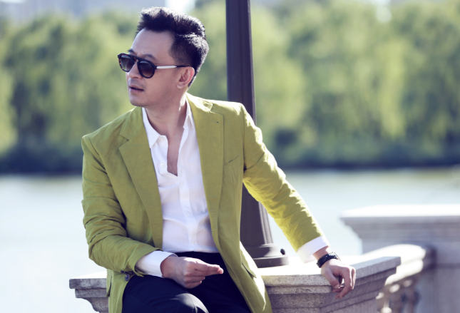 终于“藏”不住了，黄海波老婆曝光，她为什么会嫁给身陷丑闻的黄海波？