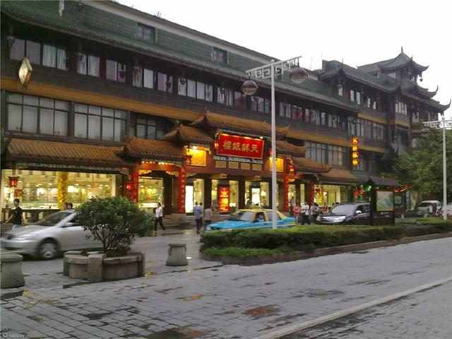 下雨天的成都可以去哪玩？哪里的景色最更迷人？