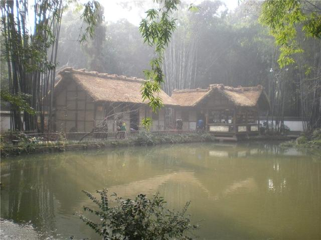 下雨天的成都可以去哪玩？哪里的景色最更迷人？