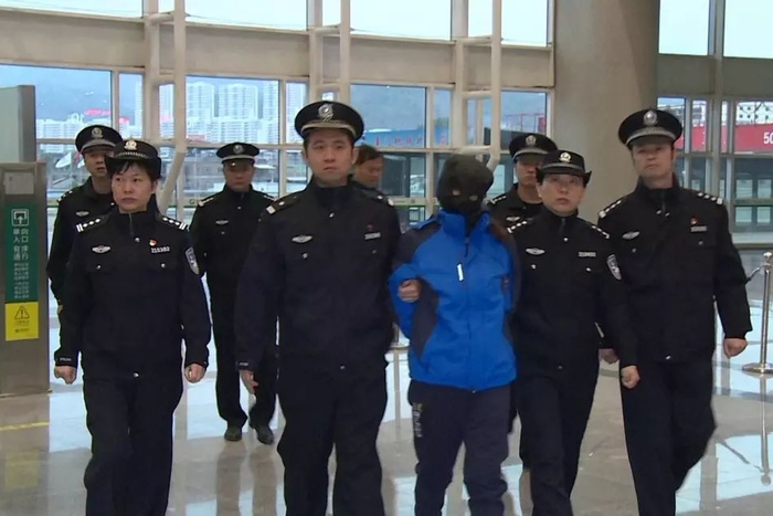 劳荣枝曝和死者恋爱，是确有其事还是为了引人注目？