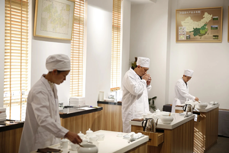 茶艺师与评茶师的区别是什么？