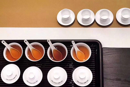 茶艺师与评茶师的区别是什么？