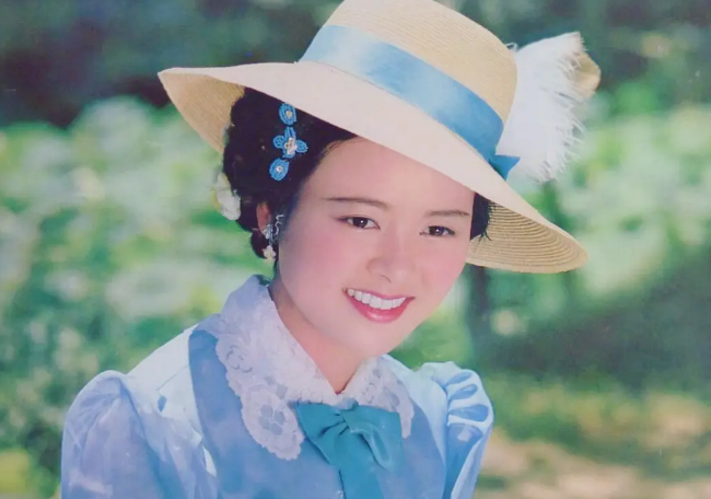 凭借《庐山恋》一炮走红的她，近况如何？