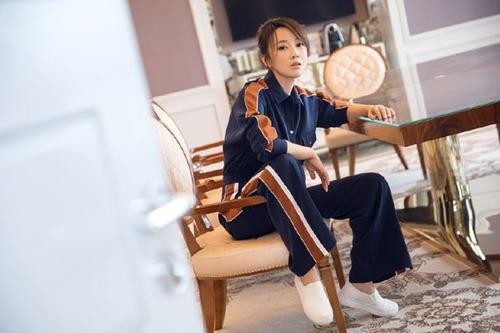 闫妮和张建亚离婚原因是什么？