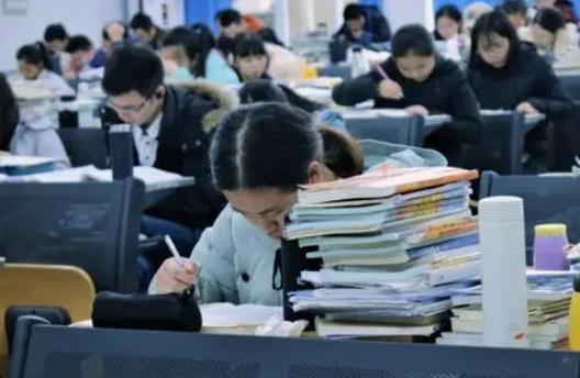 半年时间准备考研时间上够吗