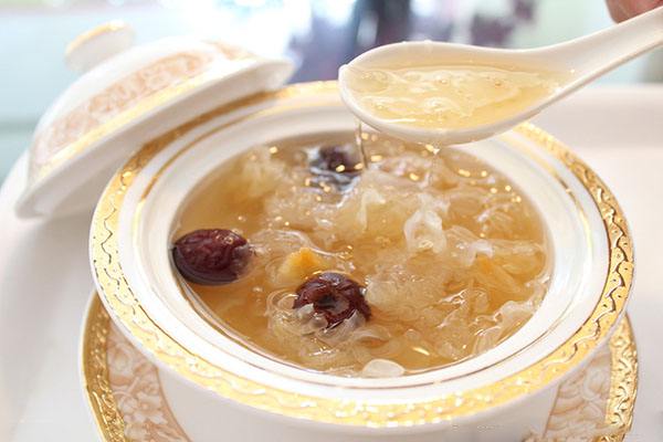燕窝明明是燕子的口水，凭什么卖的那么贵？