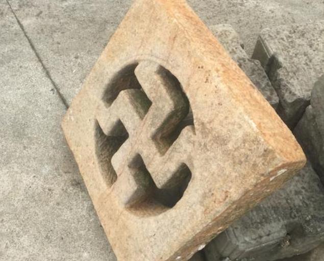 卍和卐旋转的方向不同，各自都代表什么意思呢？
