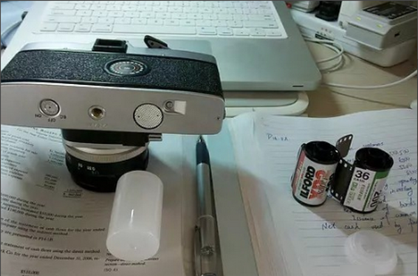 傻瓜相机怎么取胶卷呀