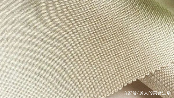乳胶漆和墙布哪个更环保？