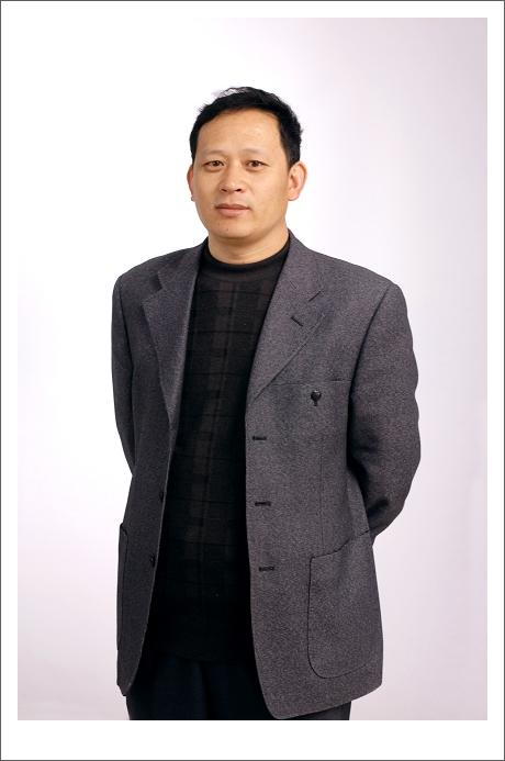 泰安一中老师秦祥军照片