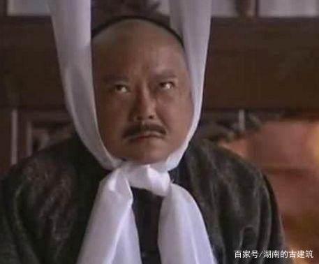 和珅让朱珪免官，朱珪让和珅丢命，他俩谁厉害？