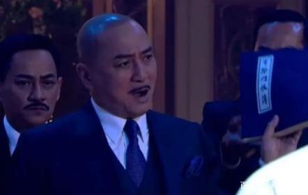 一代青帮大佬黄金荣，死后葬礼惊现2米5的神秘巨人，他是谁？