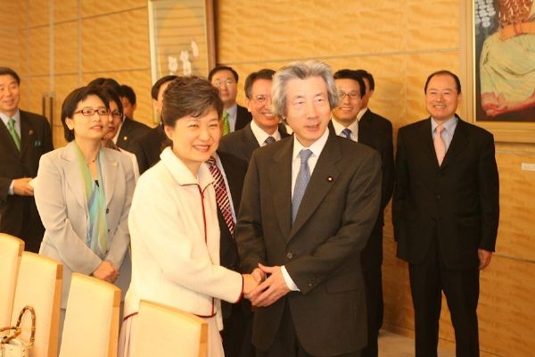 韩国的历任总统都没什么好下场，为何却还有人争着当？