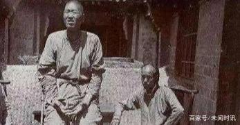 一代青帮大佬黄金荣，死后葬礼惊现2米5的神秘巨人，他是谁？