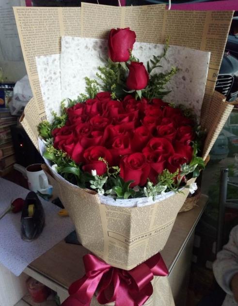 圣诞节可以给女朋友送花吗？送什么花好呢？
