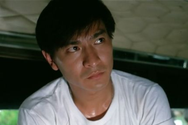 有一部电影关之琳是刘德华老大的女人