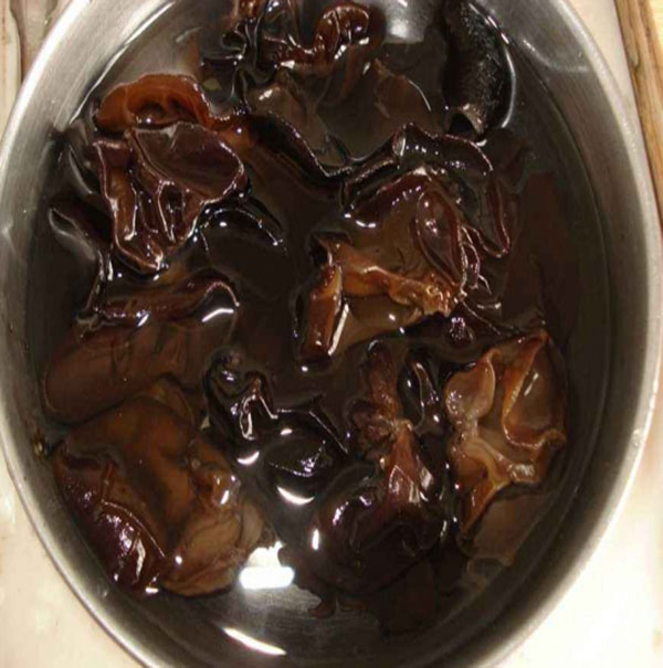 黑木耳一天吃多少算适量？该怎么吃法？