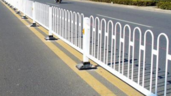 城市道路护栏有什么作用？