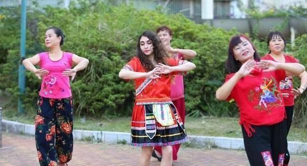 古巴女大学生不忍离开中国男友，放弃学业远赴中国再续，后来怎样？
