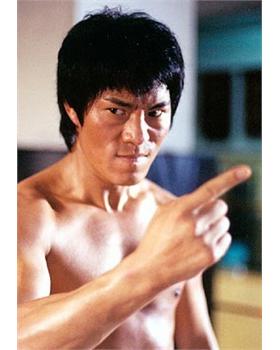 李小龙双截棍打乒乓球的视频是真的吗