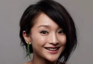 娱乐圈中有哪些明星明明是同龄人，却看起来相差很大的呢？