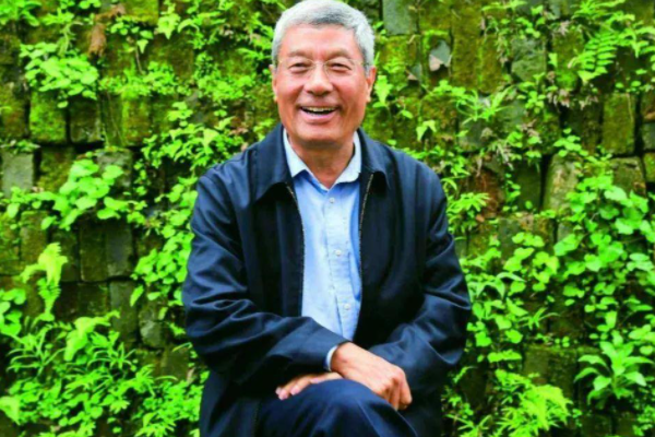 壶口瀑布 梁衡 中心思想