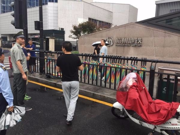共享雨伞被清理是怎么回事？