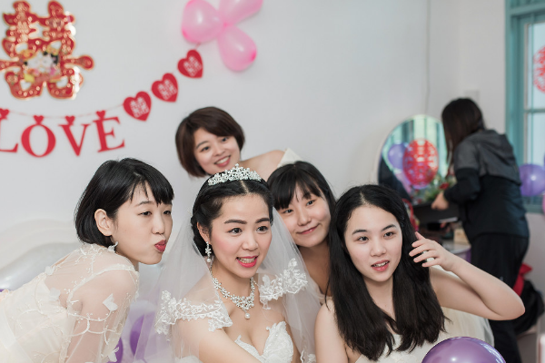 目前一般的婚宴是多少钱一桌？