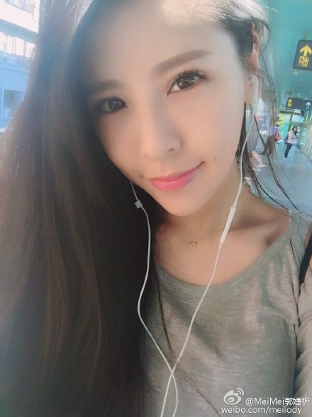 黑涩会美眉成员Mei Mei的资料？