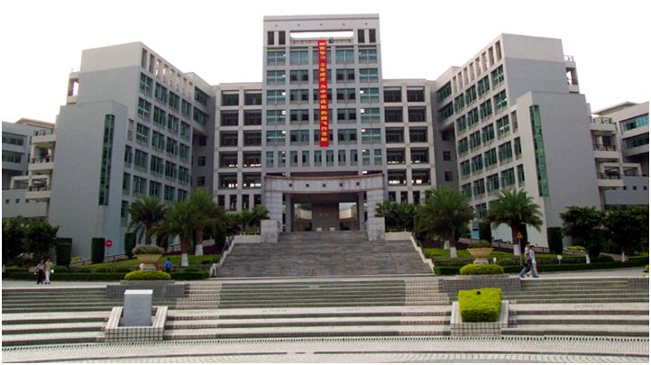 广州龙洞有几所大学？
