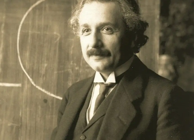 einstein怎么读?